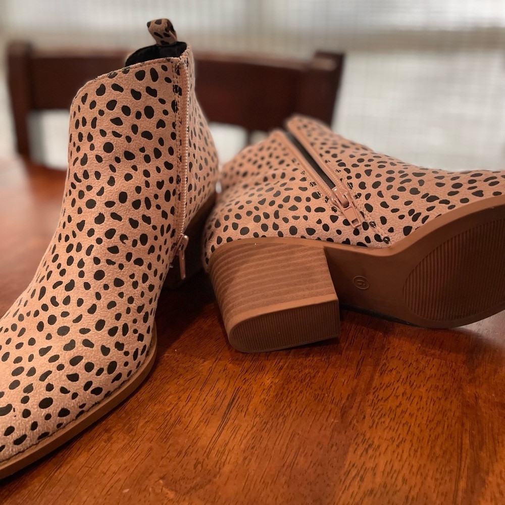 Jolimall Joli Cheetah Print Ankle Boot - Picture 4 of 4